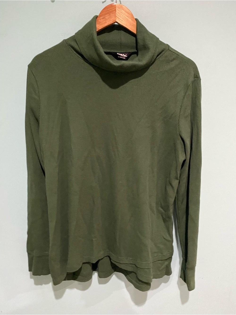 Eddie Bauer Olive Green Ribbed Turtleneck Sweater